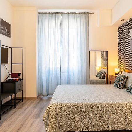Livorno Central And Modern 2 Apts & 1 Room! ภายนอก รูปภาพ