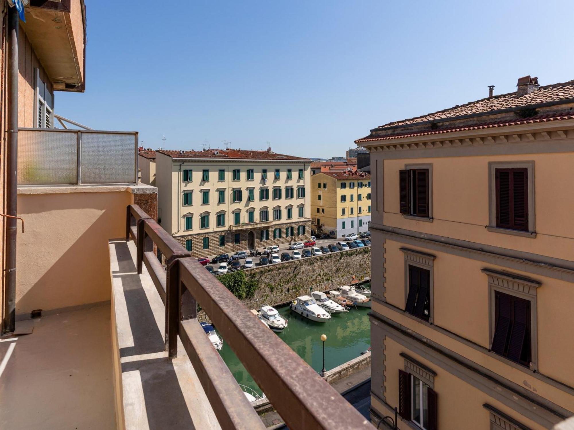 Livorno Central And Modern 2 Apts & 1 Room! ภายนอก รูปภาพ