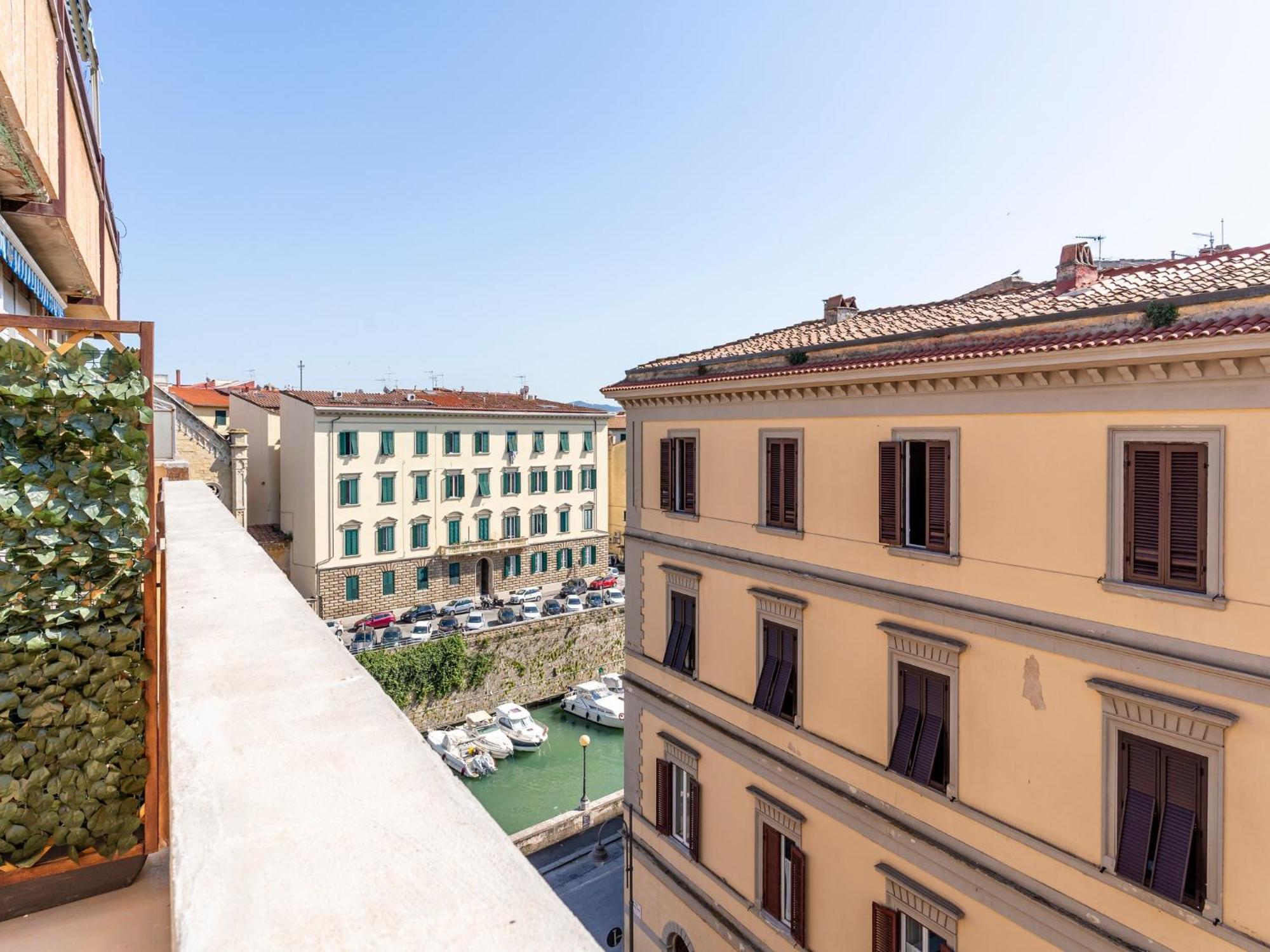 Livorno Central And Modern 2 Apts & 1 Room! ภายนอก รูปภาพ